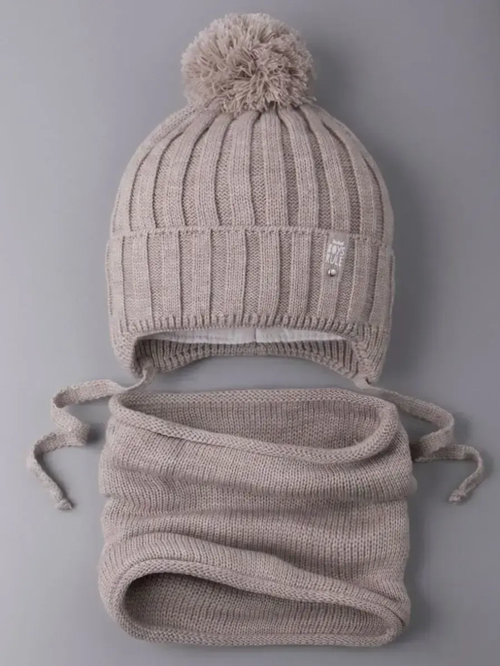 Шапка для мальчика осенняя вязаная и снуд