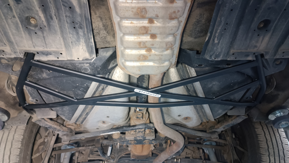 Распорка средняя нижняя "Паук" Subaru Outback 4 (BR) (ПОД ЗАКАЗ)