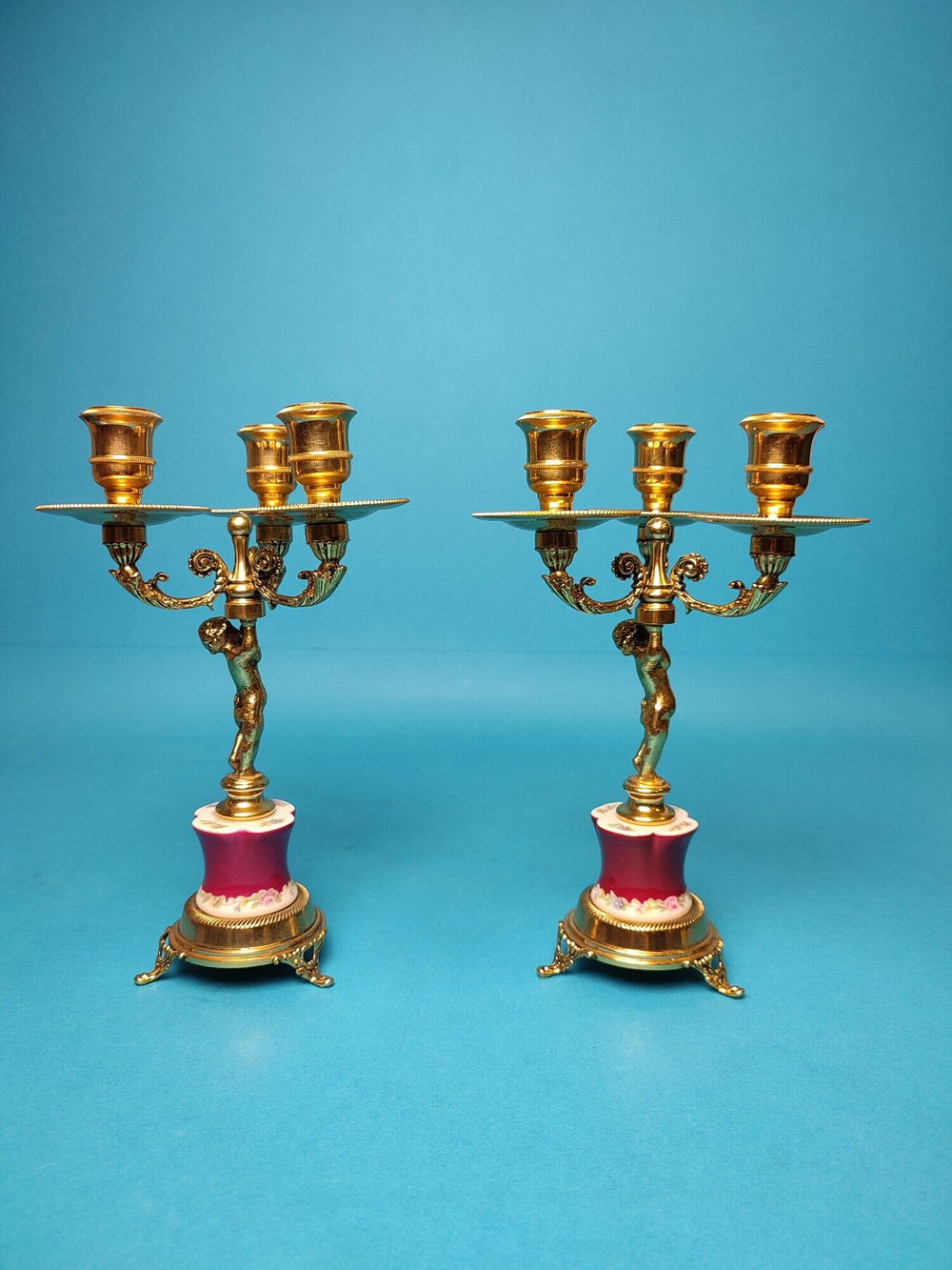 Пара подсвечников