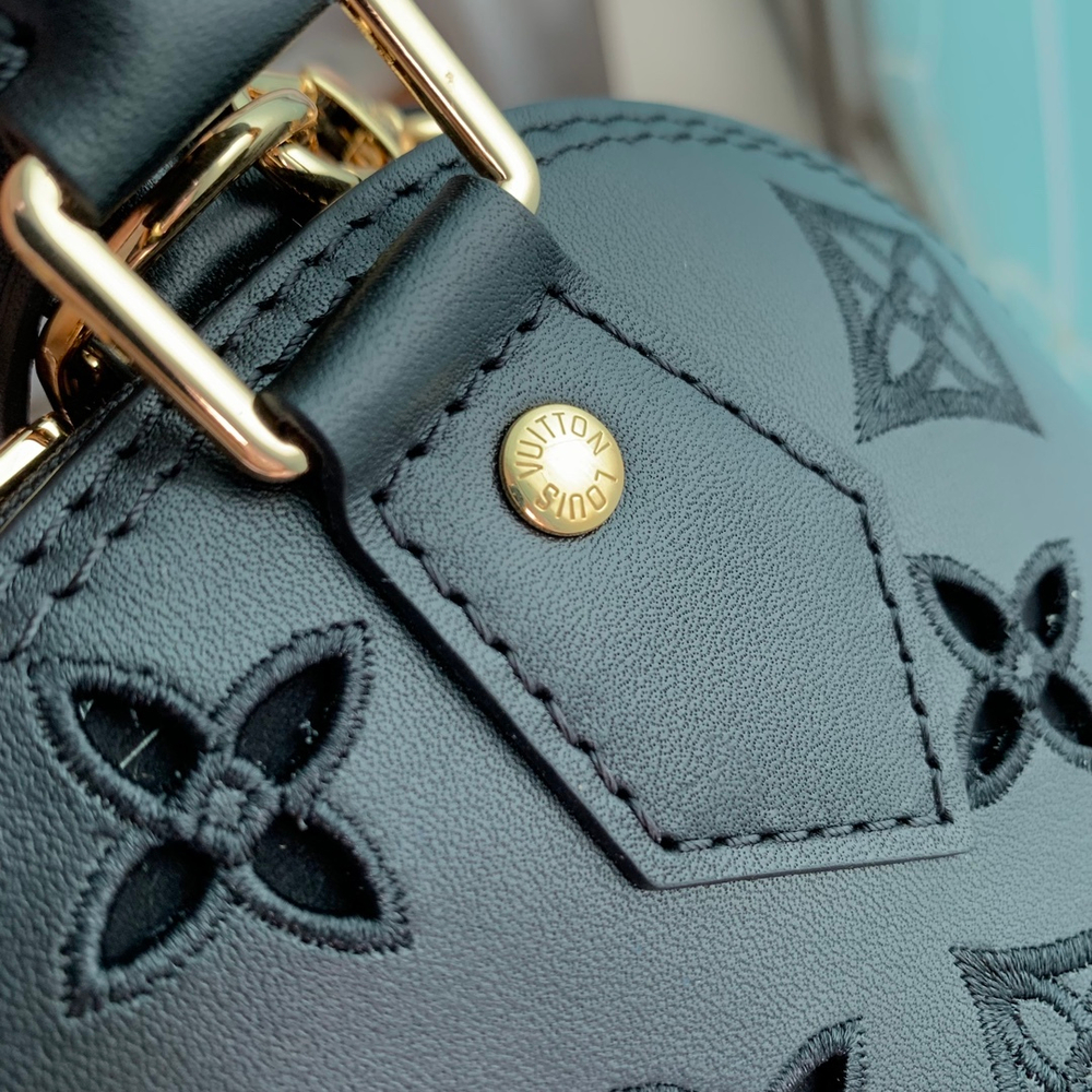 Louis Vuitton Alma BB