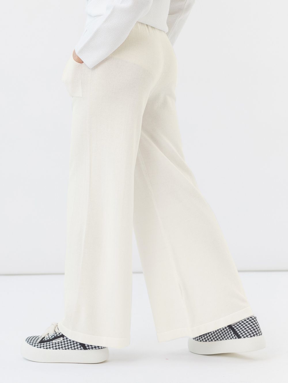 Брюки молочные для девочки арт. AT971