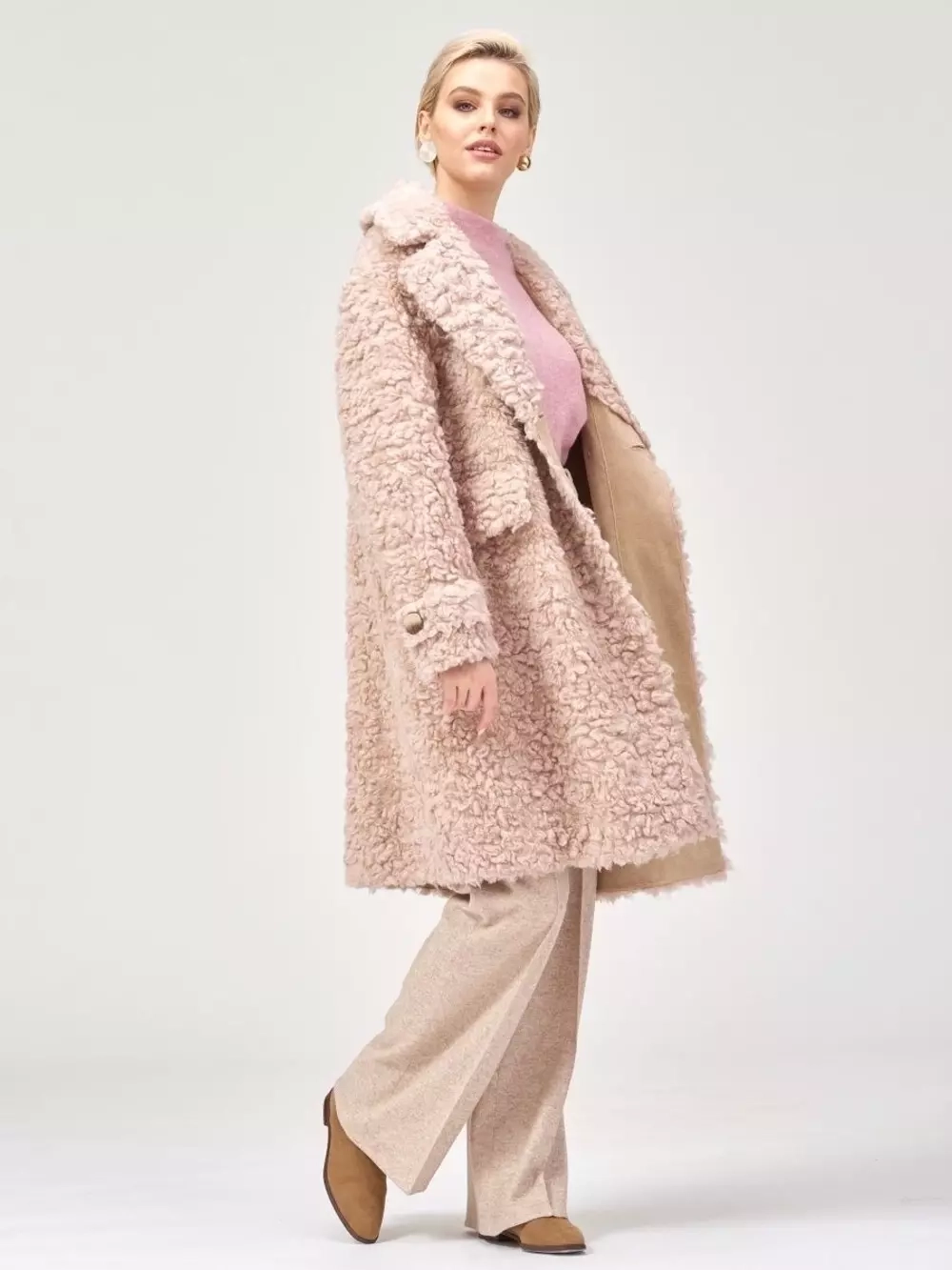 Шуба из шерсти мериноса чебурашка, розово-бежевая, SilverFox (арт. S1160rm05bz)