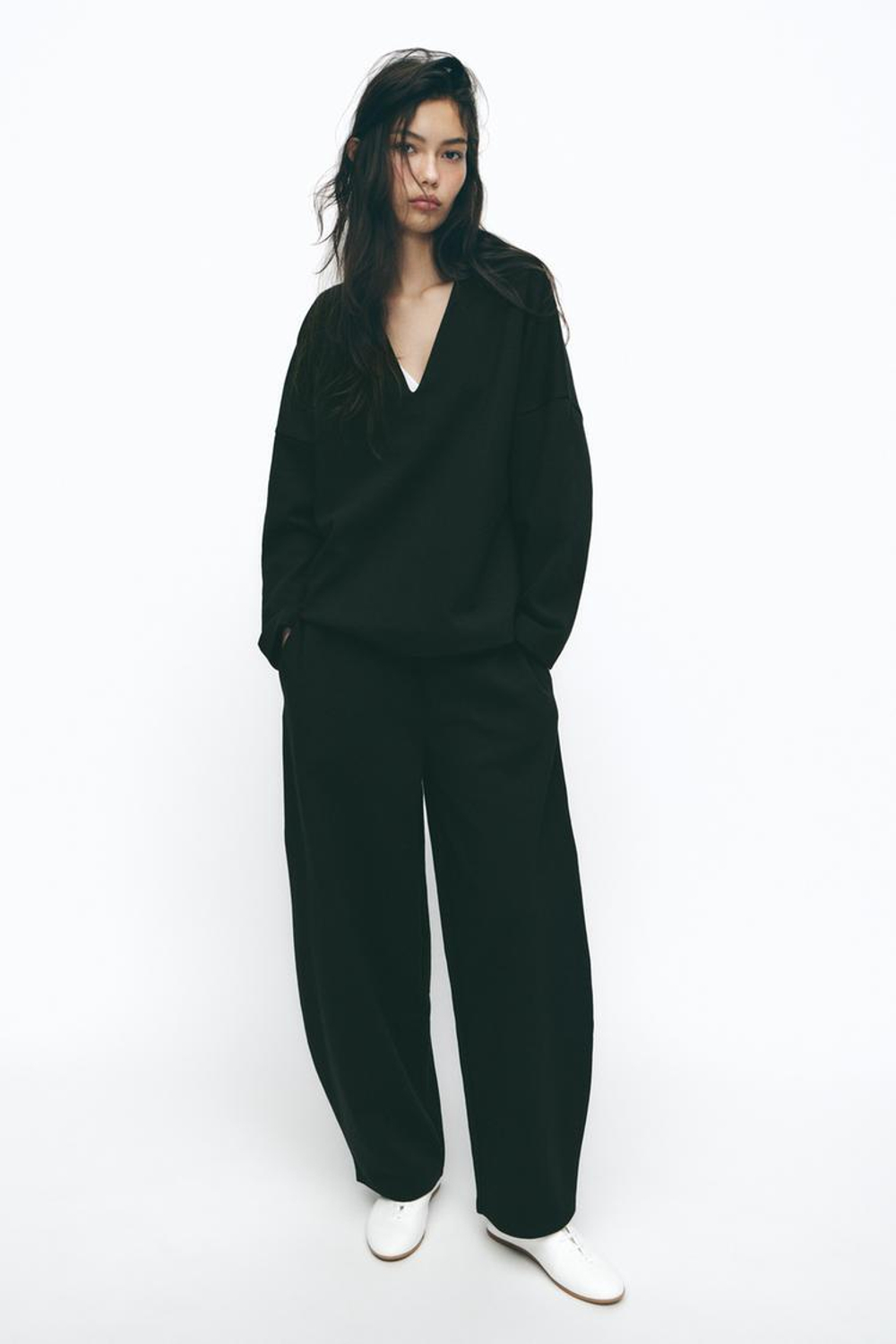 ZARA ТОП ИЗ ИНТЕРЛОКА С V-ОБРАЗНЫМ ВЫРЕЗОМ, ЧЕРНЫЙ