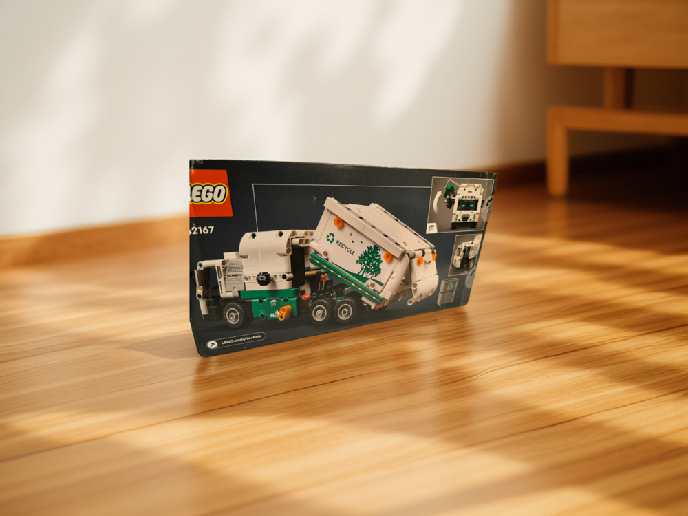 LEGO Technic 42167 Электрический мусоровоз Mack LR — рабочая спецтехника