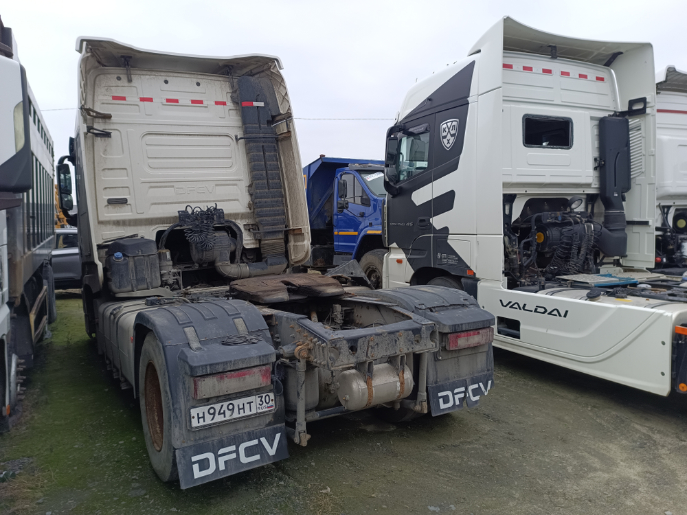 DongFeng DFH 4x2 Седельный тягач DFH4180 (Дизельный, 13,5 л, 518 л.с., АТ)