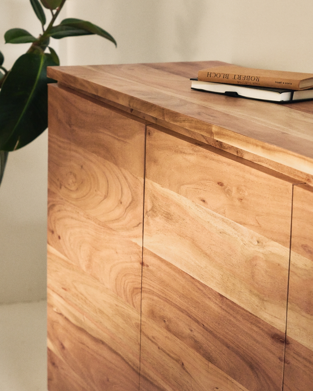 Сервант Uxue из массива акации с беленой отделкой 200 x 88