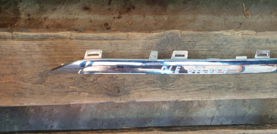 Молдинг решетки радиатора  Mercedes GLE (W166) 15-18 Б/У Оригинал A1668881585