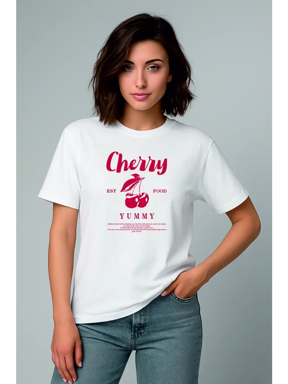 Белая футболка с вишней