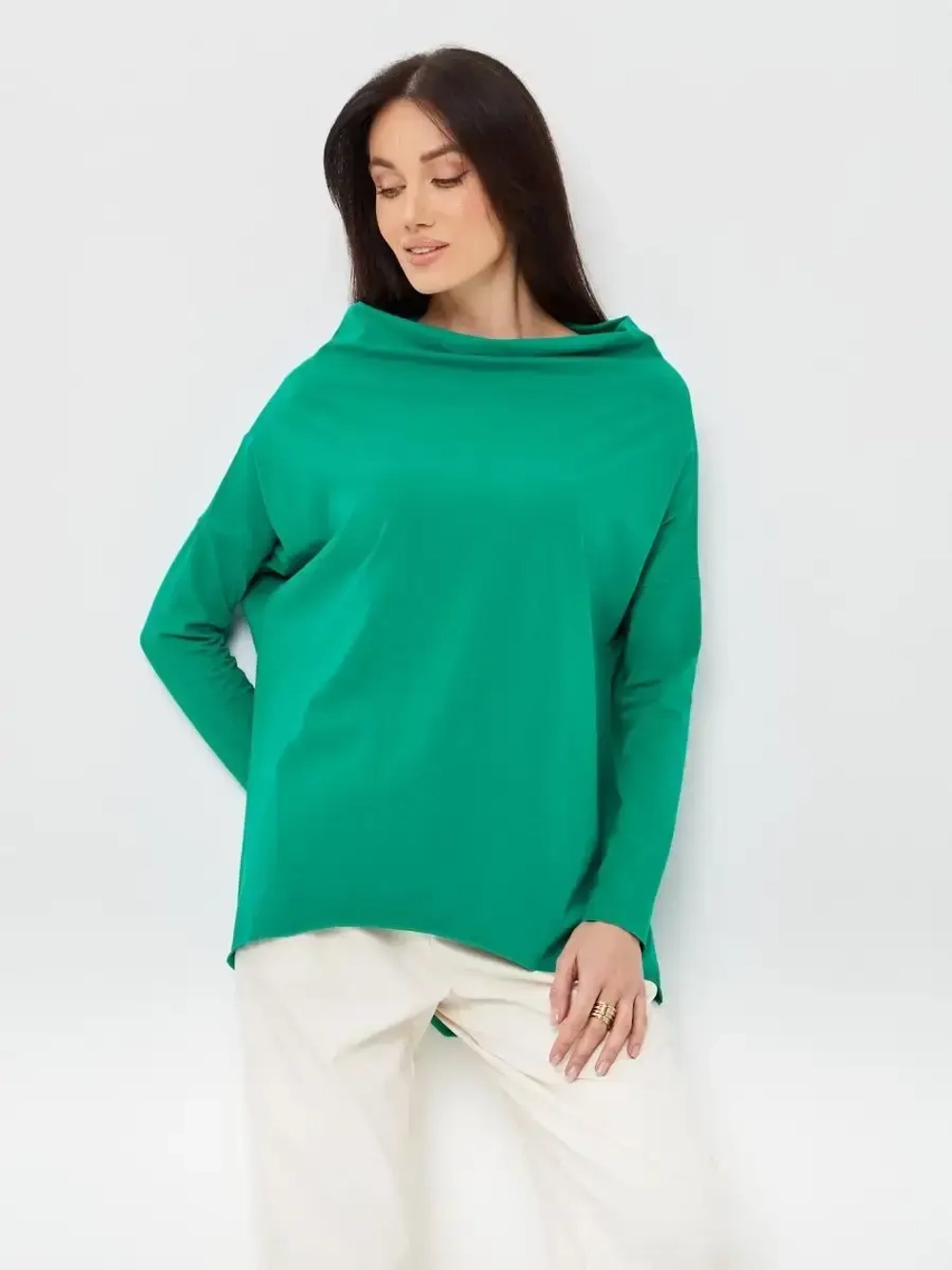 Лонгслив оверсайз с вырезом лодочка зеленый