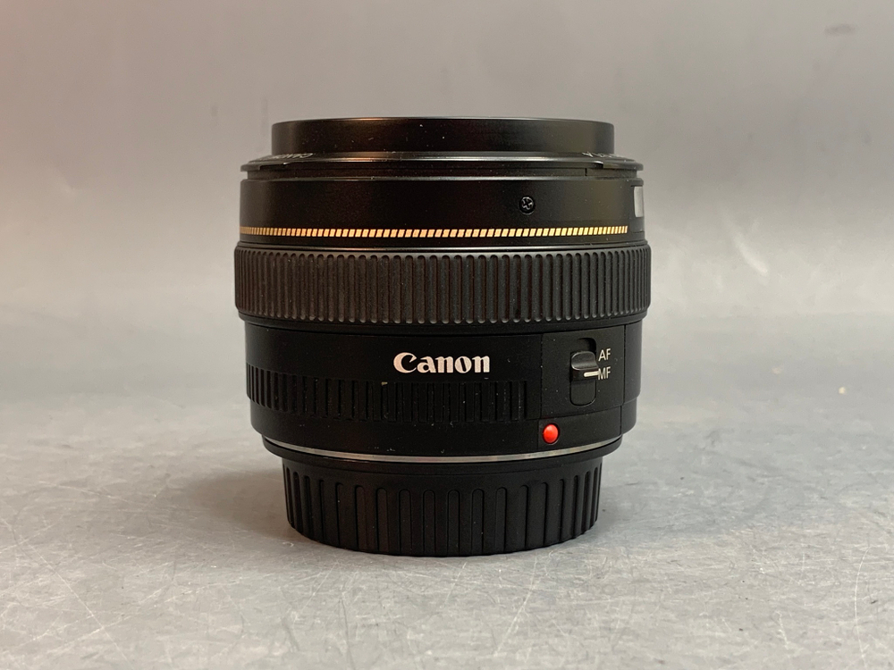 Canon Lens EF 50mm 1:1.4 с дефектом