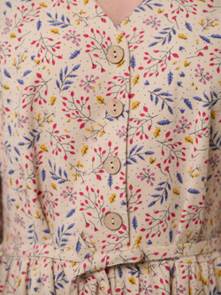 Платье с воротником стойкой