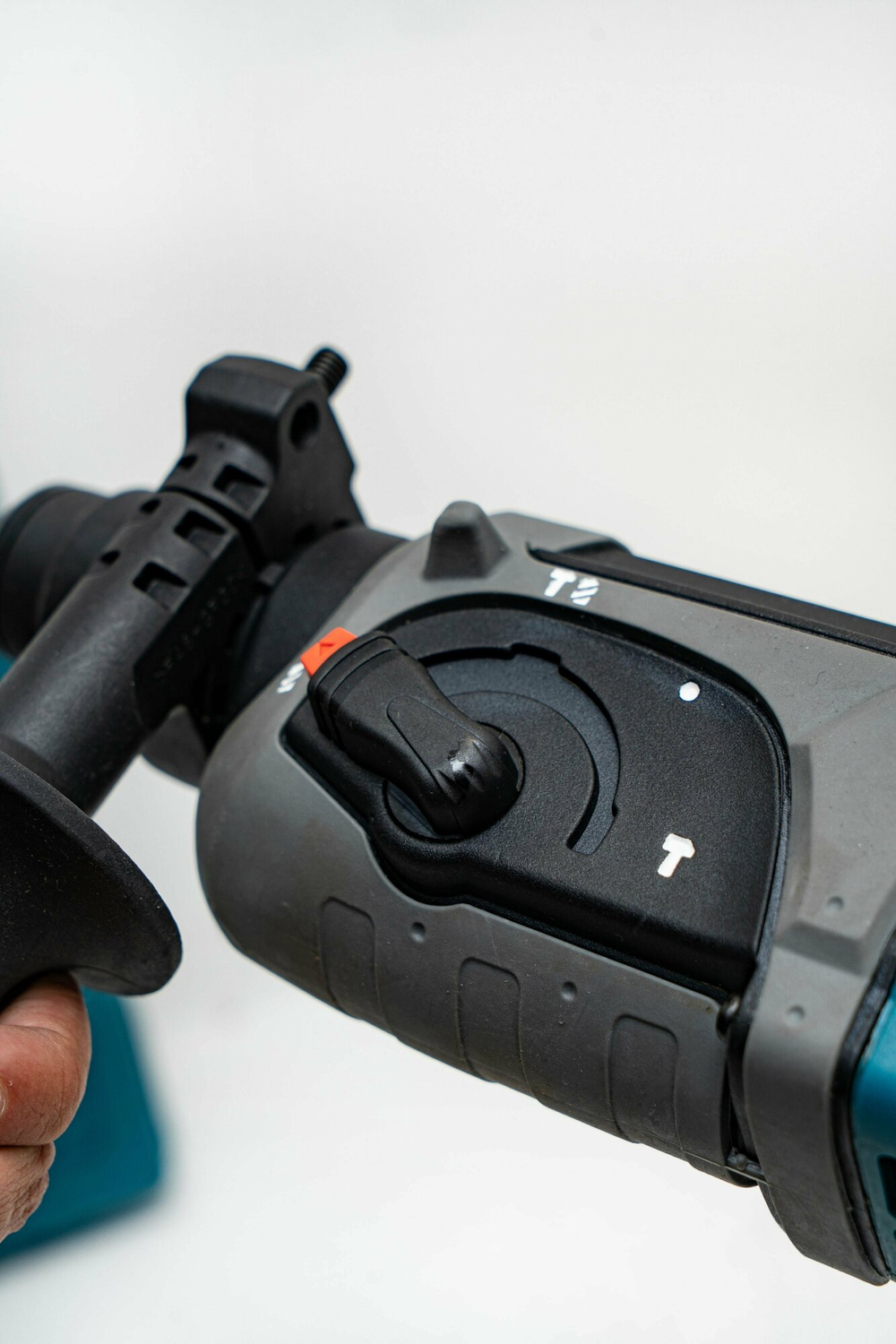 Перфоратор Makita HR2470, 2.4 Дж, 780 Вт, 4500 уд/мин, в кейсе