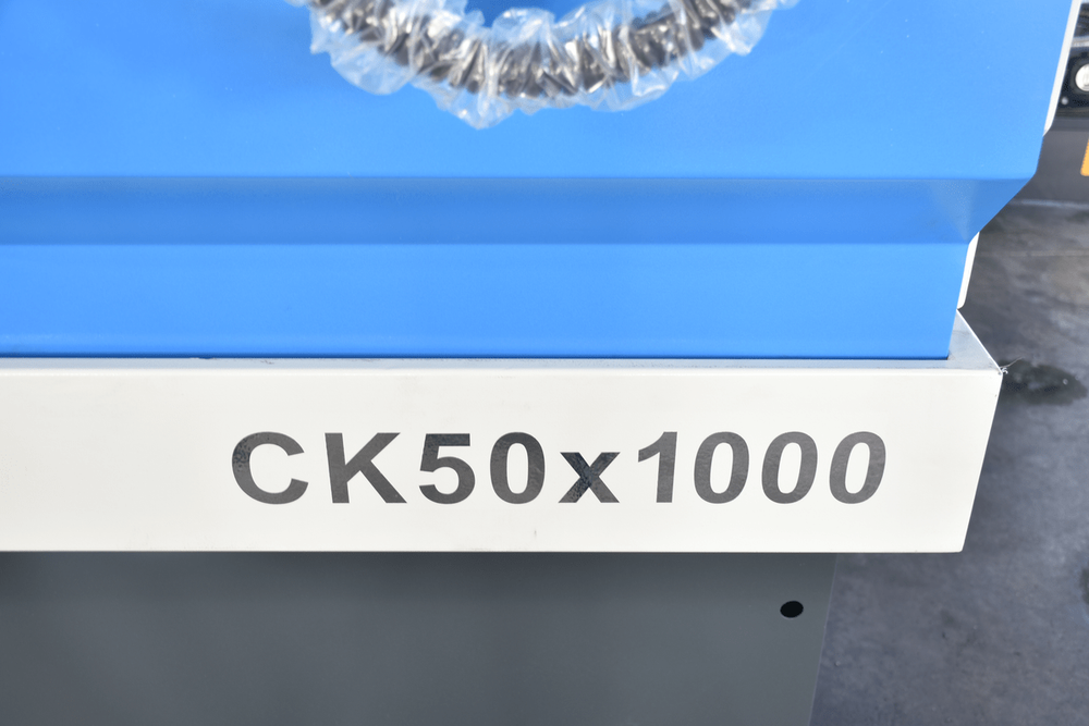 MetalTec CK 50x1000 токарный станок c ЧПУ с прямой станиной