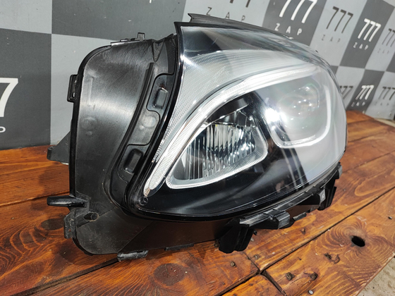 Фара левая LED целая Mercedes GLC (X253) 15-21 Б/У Оригинал a2539065101