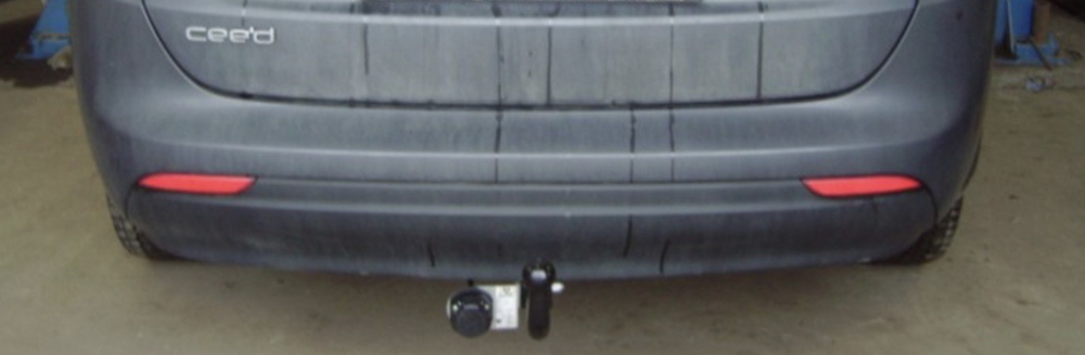 Фаркоп для Kia Ceed универсал 2012-2018 Тип шара: A. Нагрузки: 1500/75 кг, KI 26