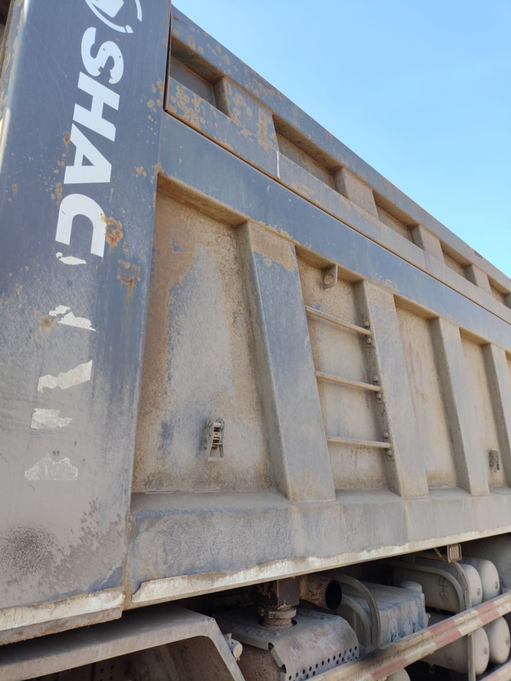 Shacman (Shaanxi) SX* 8x4 Самосвал SX33186V366 (Дизельный, 11,6 л, 423 л.с., МТ)