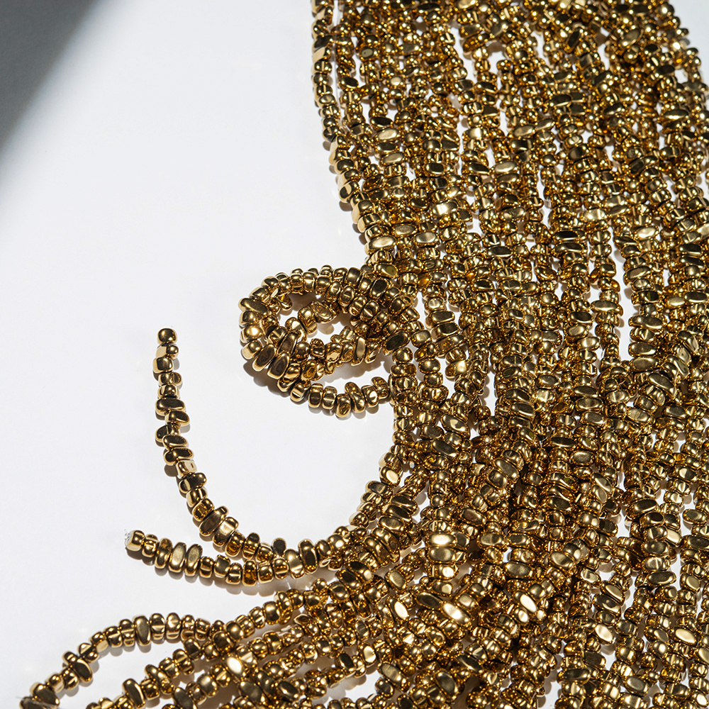 Гематин (гематит), оттенок "Яркое золото", фриформ 5-8мм