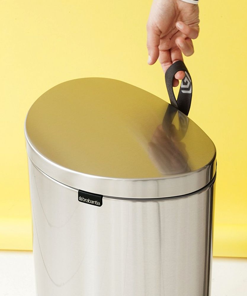 Brabantia FlatBack+ Ведро для мусора с педалью, с защитой от отпечатков пальцев, 40л