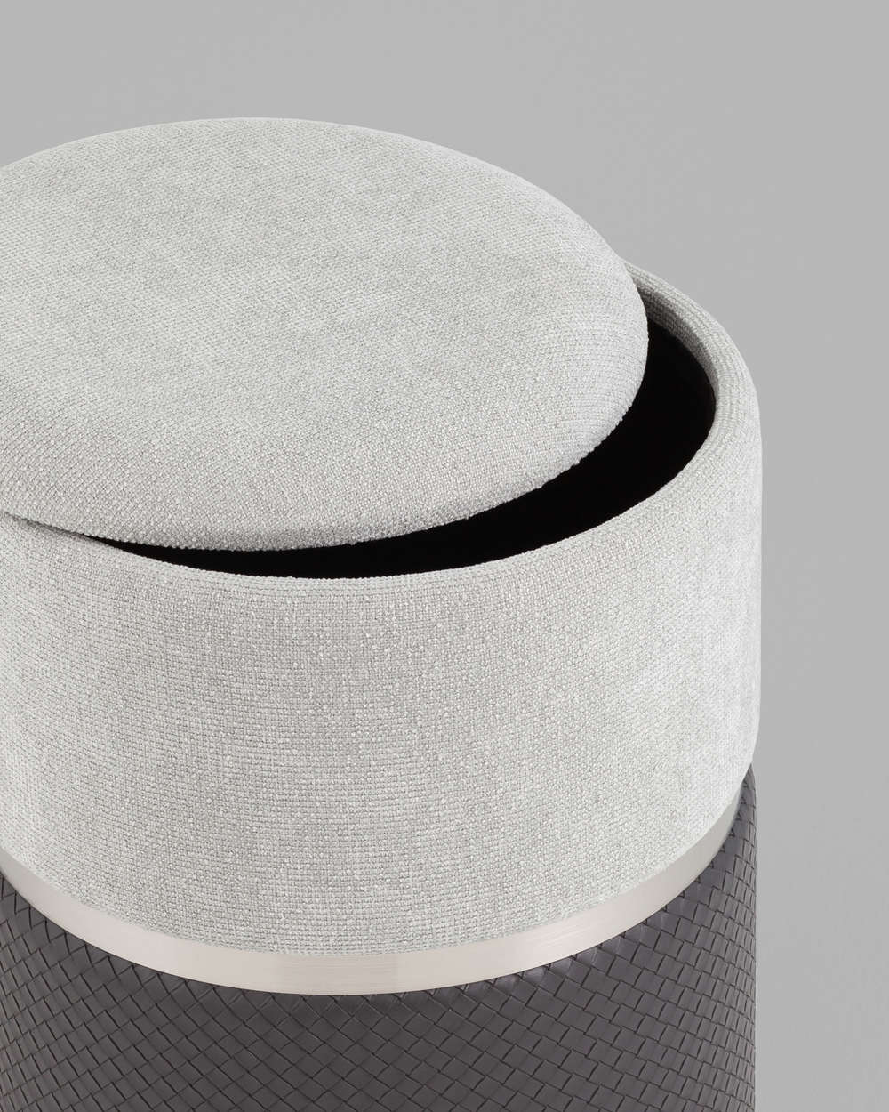 Пуф Кэрри с ящиком серебро шенилл серо-черный