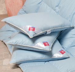 Подушка пуховая Коллекция  Камелия  цвет голубой