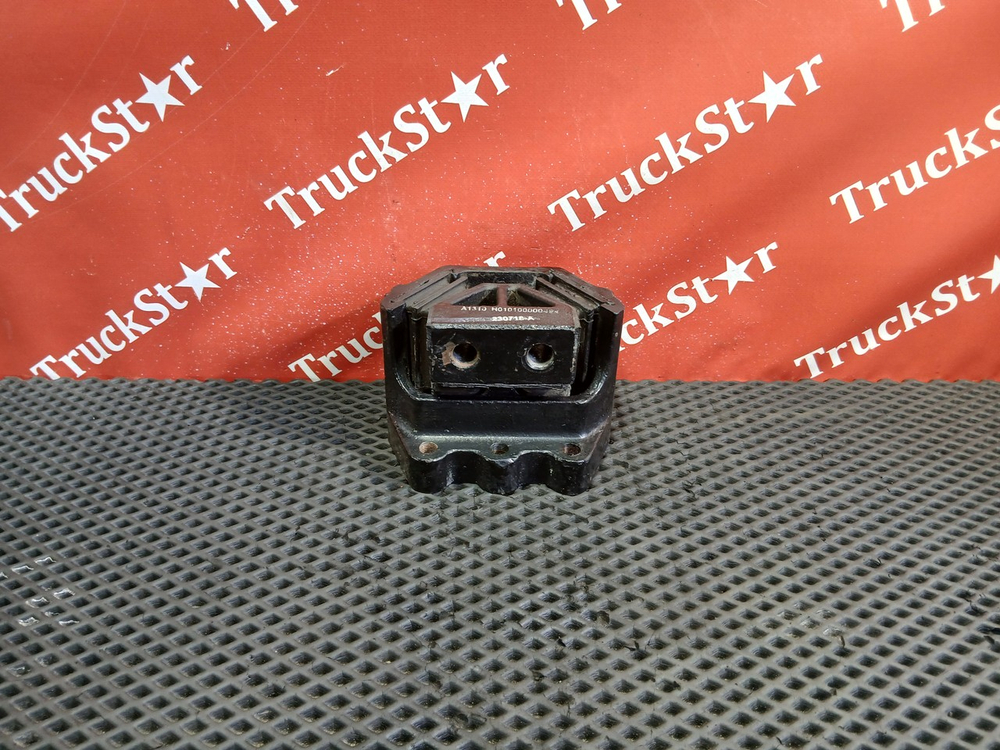 Подушка двигателя