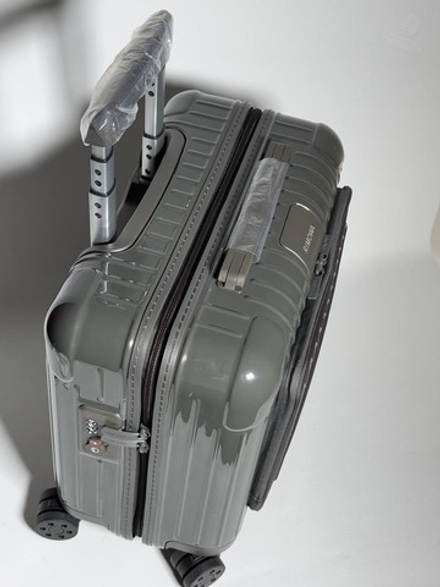 Дорожный чемодан Rimowa
