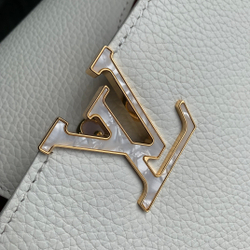 Louis Vuitton Capucines MM