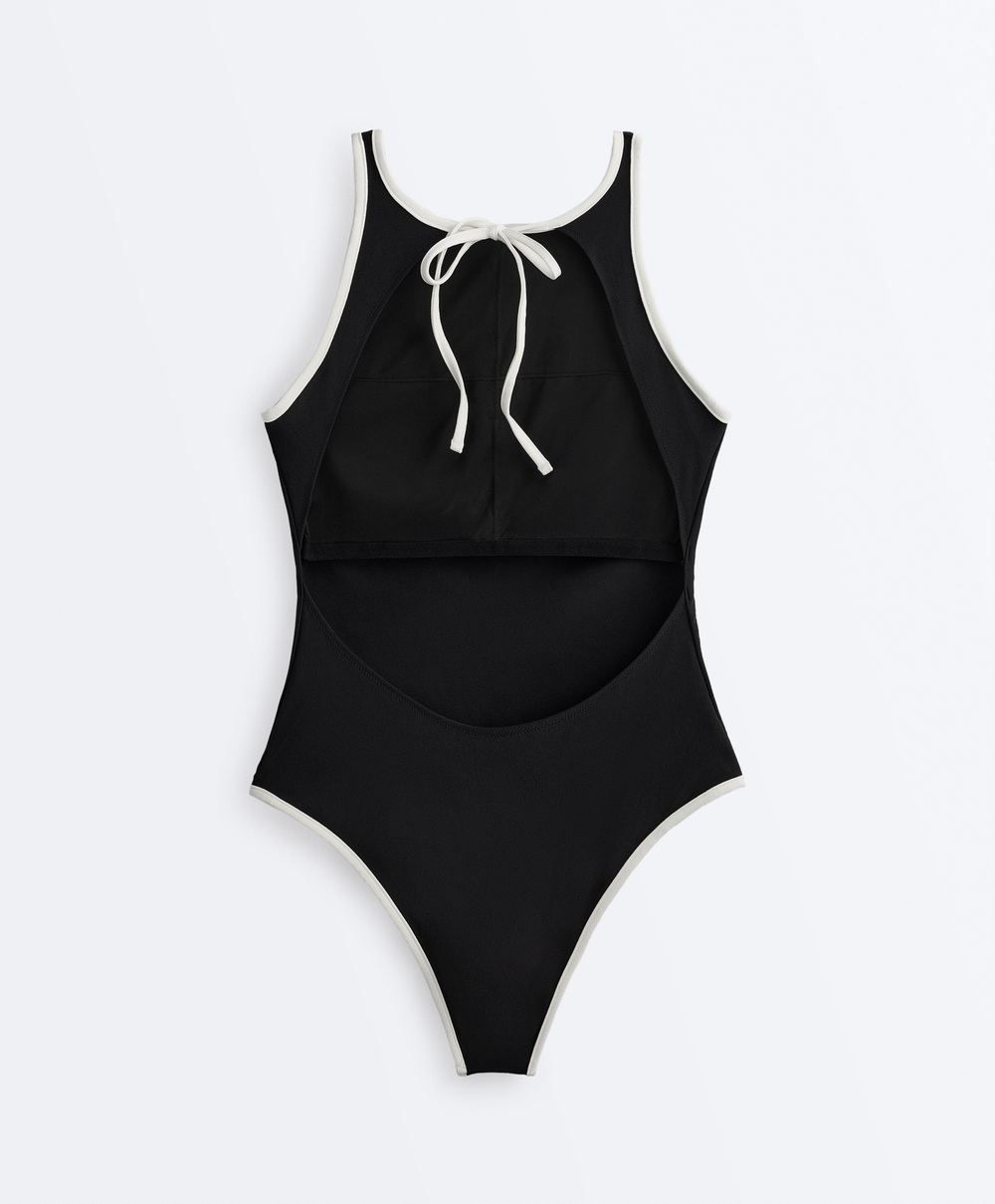 OYSHO Купальник халтер с контрастной окантовкой, черный