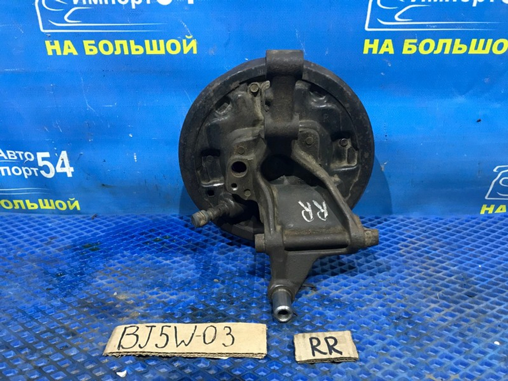 Ступица задняя правая MAZDA FAMILIA 2001