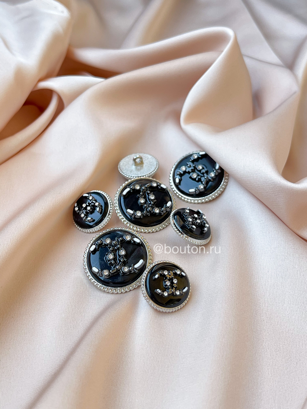 Пуговицы Шан. Черные Перламутр черное лого