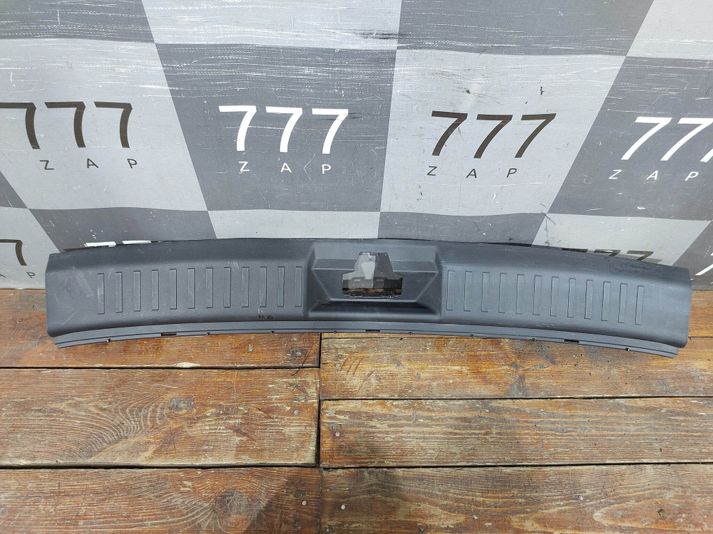 Обшивка замка багажника Jetour X90 Plus 21-нв Б/У Оригинал F085518030