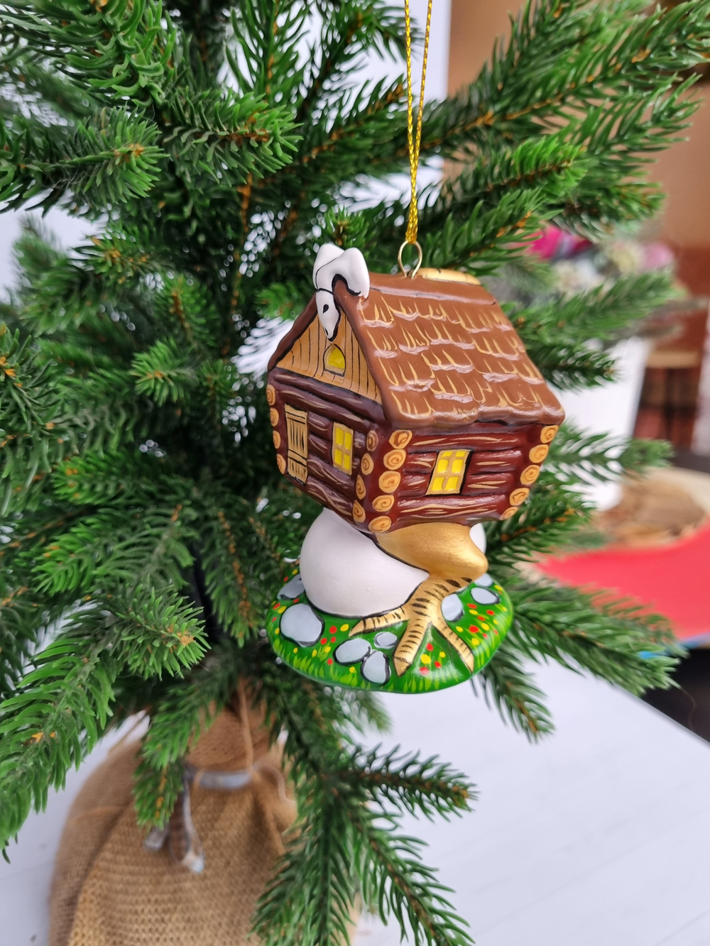 Избушка на курьих ножках ёлочная игрушка из фарфора