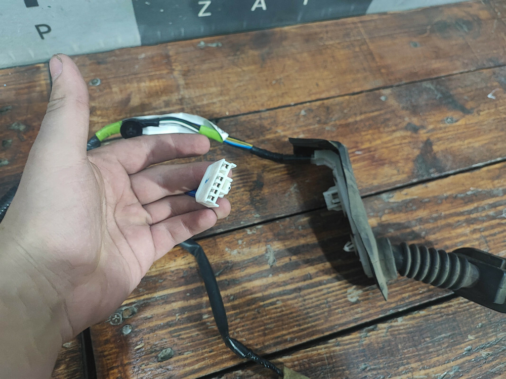 Проводка двери задней правой Mazda 3 (BK) 02-09 Б/У Оригинал B32H67220C