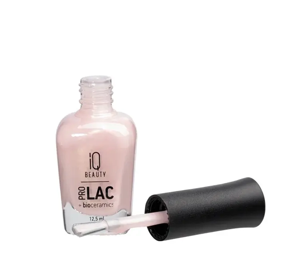 IQ BEAUTY Лак для ногтей профессиональный укрепляющий с биокерамикой #051, 12.5 мл Светло-розовый, с мелким шиммером с голографическим эффектом