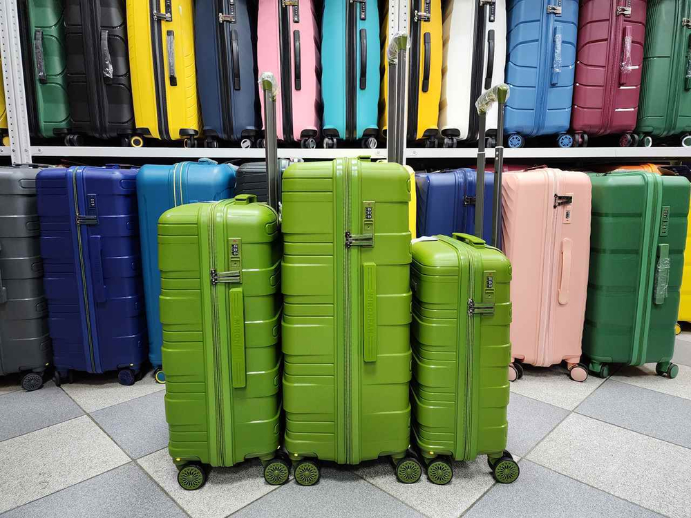 Чемодан Большой (L) полипропилен "Mironpan" съёмные колёса