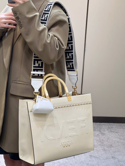 Fendi Sunshine Medium 35 cm