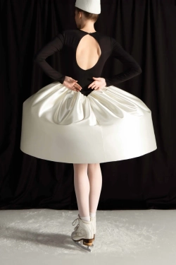 Платье-русалка с пышной белой юбкой