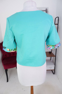 Блузка для стильного образа, визуально на 46 размер