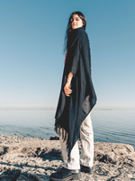 Накидка с бахромой Chintamani короткая (черная)