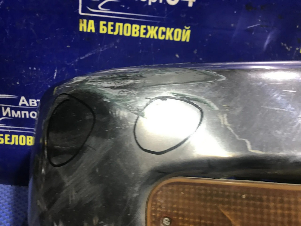 Бампер передний TOYOTA HILUX SURF 1992