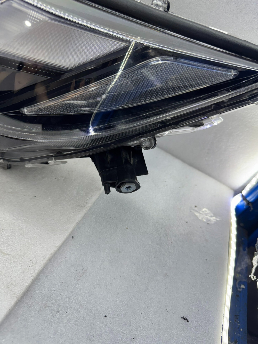 Оригинальная LED фара Toyota RAV4 2020-