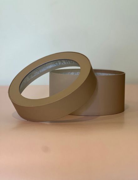 Короткая коробка с прозрачной крышкой 32см х 15 см  Цвет; Крафт. Розница 700 рублей