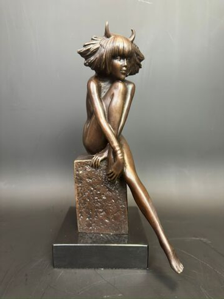 Бронзовая скульптура «Знак Зодиака Телец»