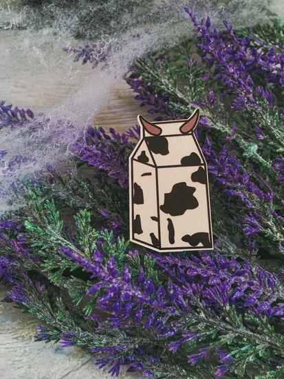 Значок деревянный (брошь)  Milk. Fire Pin