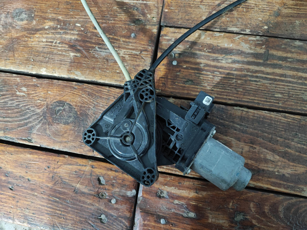 Стеклоподъемник задний правый VW Polo 5 10-20 Б/У Оригинал 6RU839462E