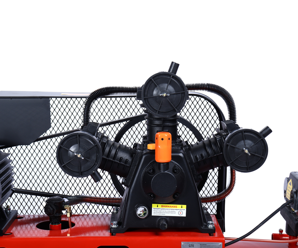 Компрессор пневматический 380В 3.0кВт 8атм. 400л/мин. ресивер-200л ременной GTE