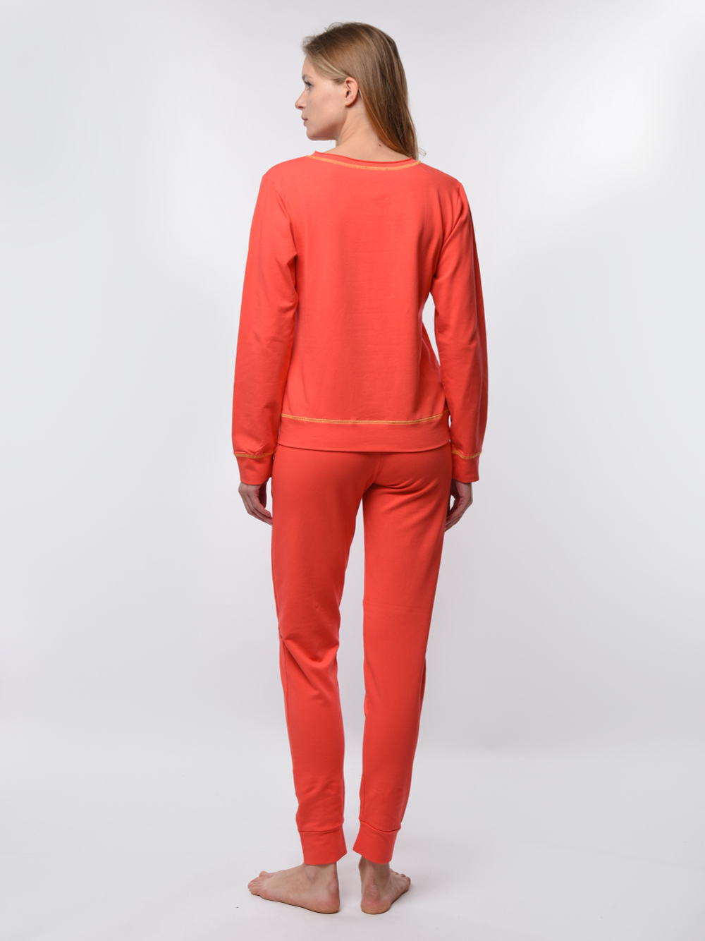 Костюм женский