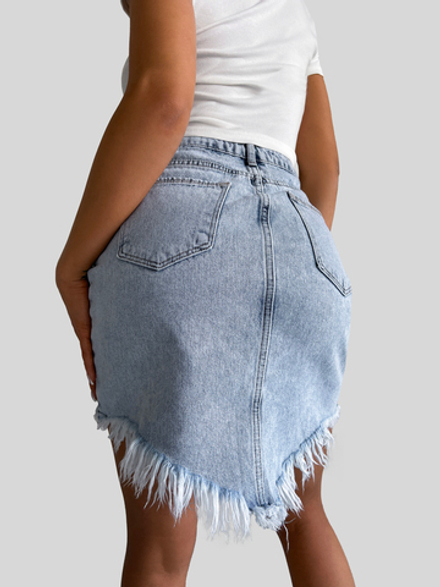 С чем носить джинсовую юбку 2023/2024? Стильные фото образы с денимом