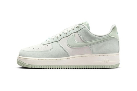 Кроссовки женские NIKE WMNS AIR FORCE 1 '07 SE TRK3