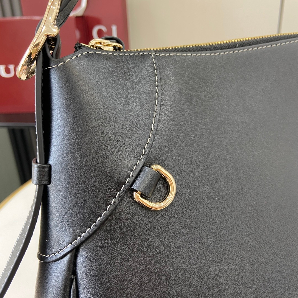 Gucci GG Emblem Large Shoulder Bag 37 cm